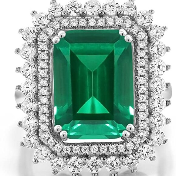 NWOT 925 Sterling Silver Green Simulated Emerald Women's Engagement Ring Size 6 - Picture 2 of 3